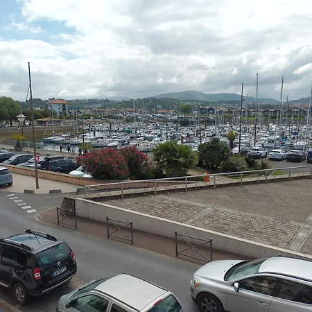 Spacieux T2 A Avec Parking A Deux Pas De La - Fr-1-239-794 Daire Hendaye
